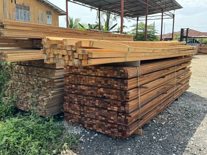 Sawn timber stacks at the Hang Soon yard